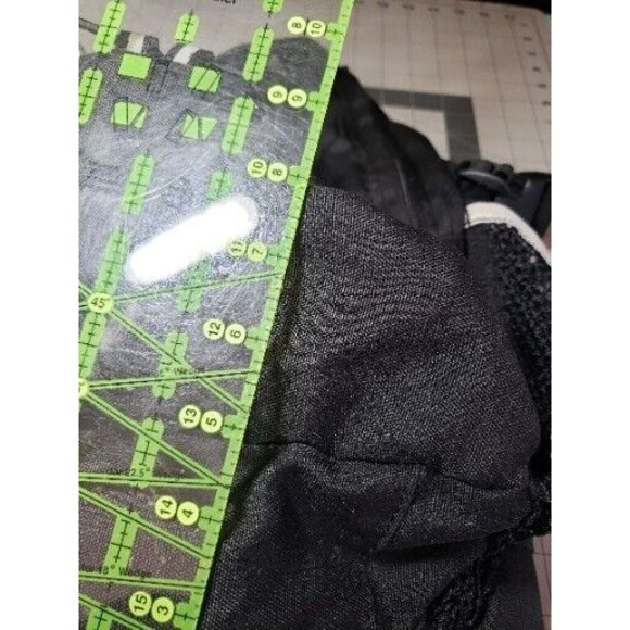 The North Face Messenger Bag Day Pack Black Waist Laptop Travel Soft Padded GUC - Picture 12 of 12